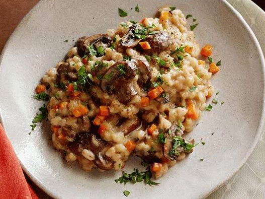 Gerstenrisotto mit Champignons in einem Slow Cooker