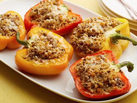 Paprika gefüllt mit süß-saurem Couscous