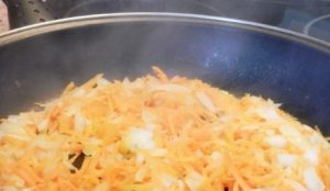 Grüne Spinatkohlsuppe