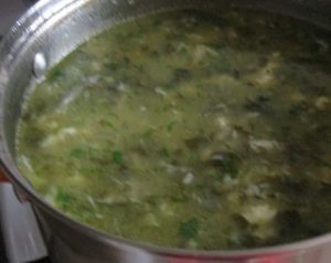 Grüne Spinatkohlsuppe