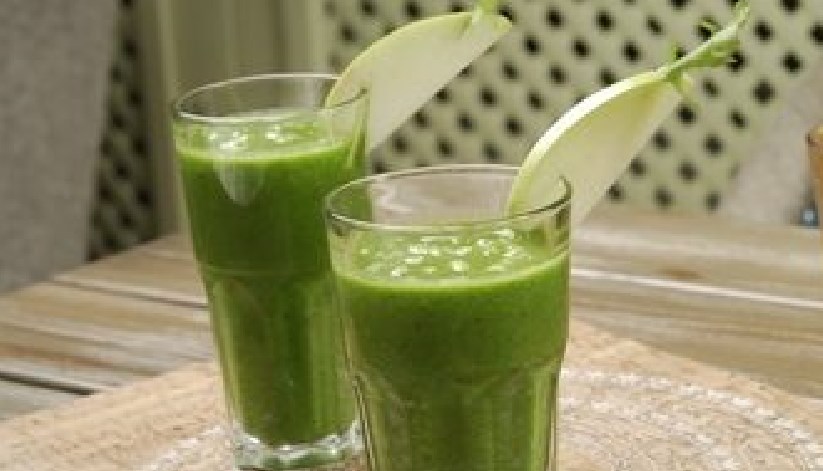 Grüner Smoothie mit Rucola