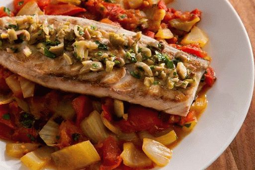 Photo Fried Makrele mit Fenchel garnieren