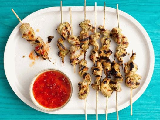 Foto asiatischen Stil gebratenes Hähnchenschenkel eingelegt