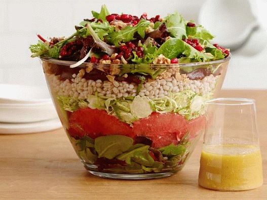 Foto des Gerichts - Winter-Blätterteig-Salat mit Rüben und Rosenkohl